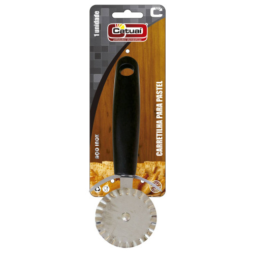 <p
align='center'>Carretilha  de Aço Inox para  Pastel 18cm. Cabo Preto [Catuaí 24645]</p>