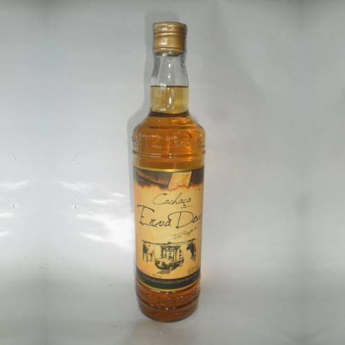 <p
align='center'>Cachaça Erva Doce, Dourada, Envelhecida 2 anos em Barricas de Carvalho e ...</p>